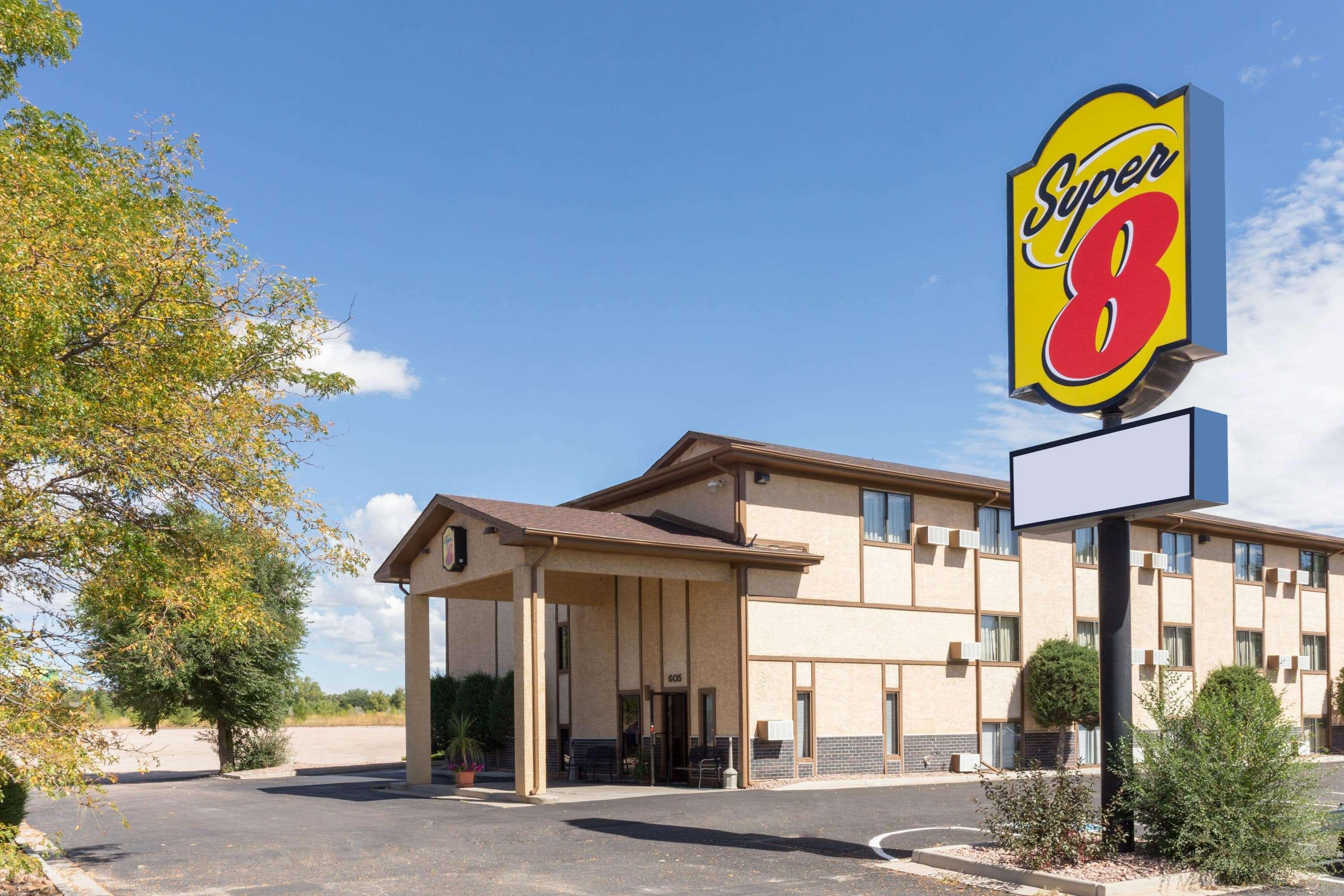 Super 8 By Wyndham Colorado Springs Peterson Space Force Cimarron Hills Exteriér fotografie