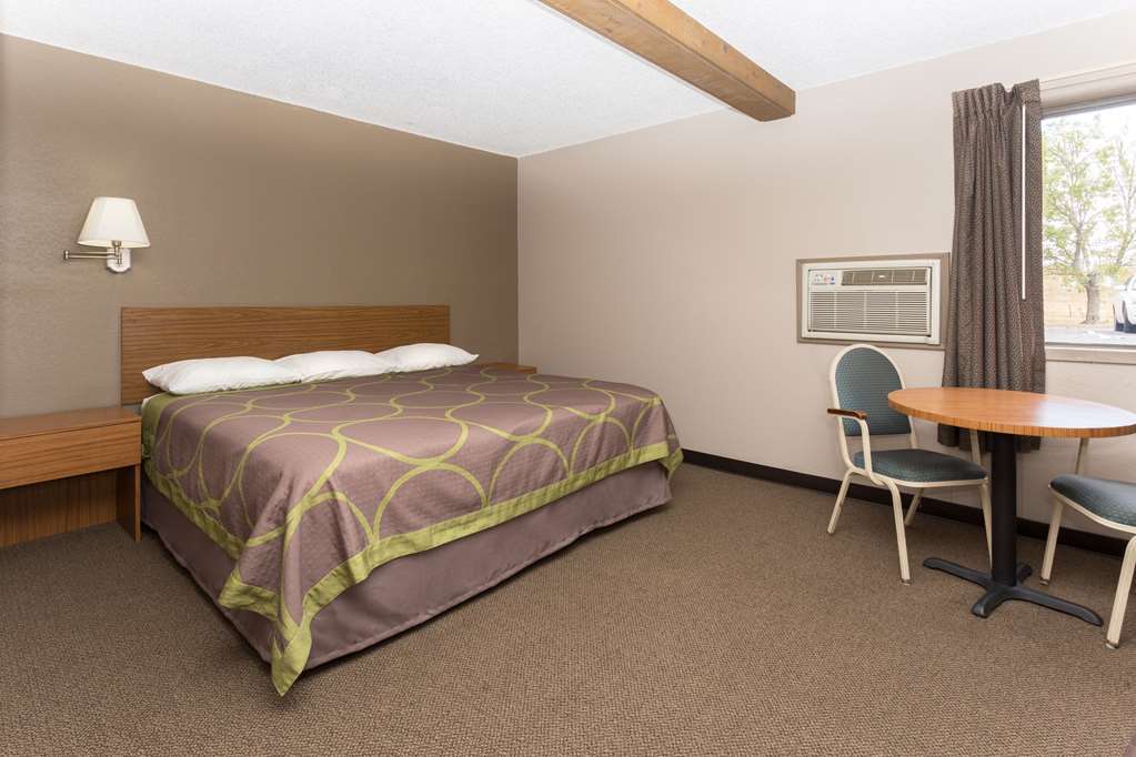 Super 8 By Wyndham Colorado Springs Peterson Space Force Cimarron Hills Pokoj fotografie