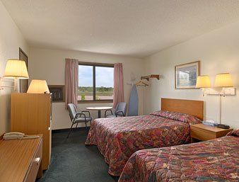 Super 8 By Wyndham Colorado Springs Peterson Space Force Cimarron Hills Pokoj fotografie